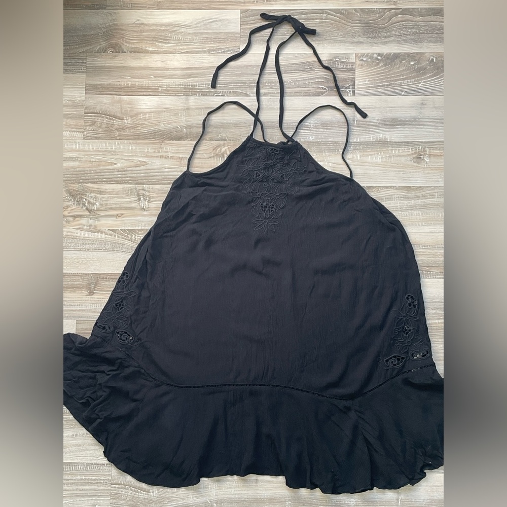 Free People Halter Mini Dress Size Small Solid Embroidered Rayon‎ Relaxed